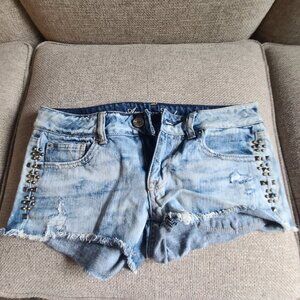 American Eagle studded shorts